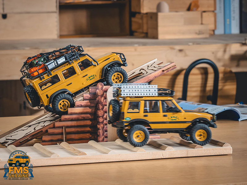 Машинка на радіокеруванні FMS 1:24 FCX24M Land Rover DISCOVERY Camel Trophy Edition RTR FMS12483RTRYL фото